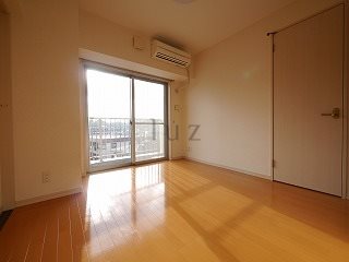 居室・リビング　きれいなフローリングのお部屋です！