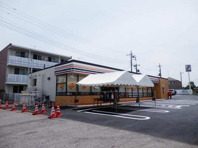 コンビニ　セブンイレブン（コンビニ）まで550m