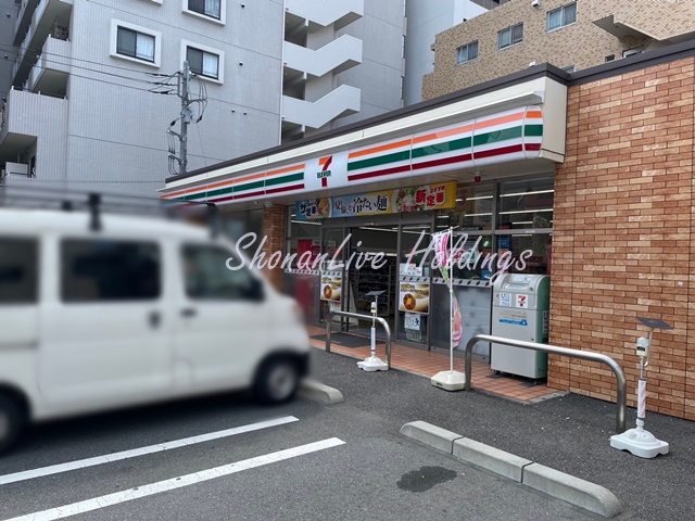 コンビニ　セブンイレブン 横浜吉野町駅前店（コンビニ）まで164m