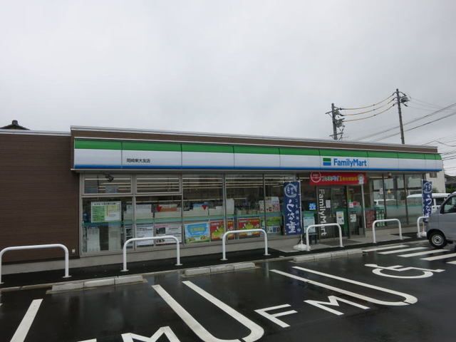 コンビニ　ファミリーマート 岡崎東大友店（コンビニ）まで500m