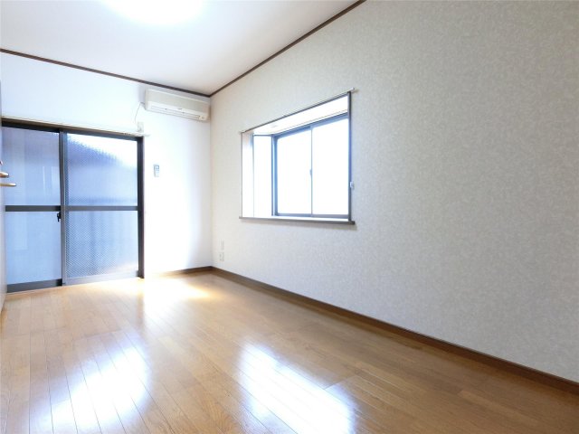 居室・リビング　家具の配置もしやすいゆったりとした洋室7.5帖♪