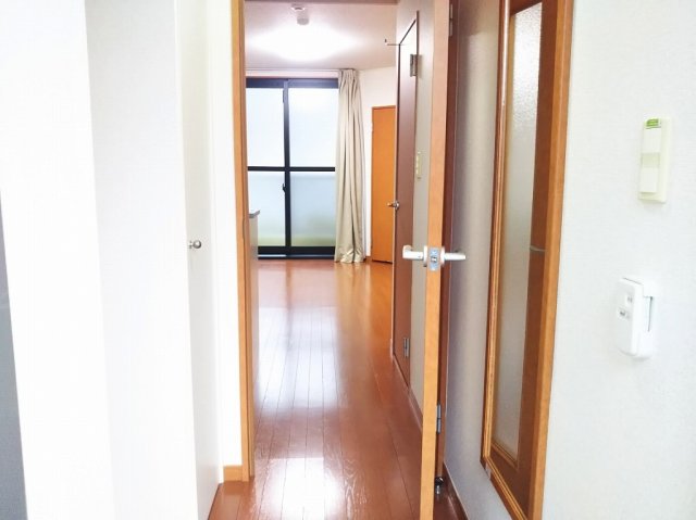 玄関　収納もある玄関です