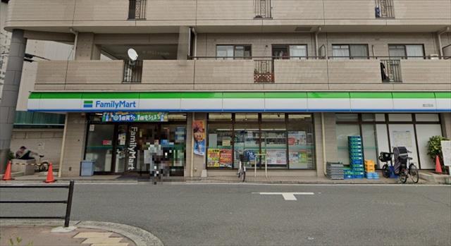コンビニ　ファミリーマート（コンビニ）まで304m