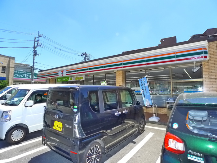 コンビニ　セブンイレブン（コンビニ）まで389m