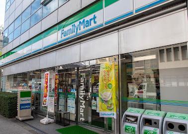 コンビニ　ファミリーマート（コンビニ）まで290m