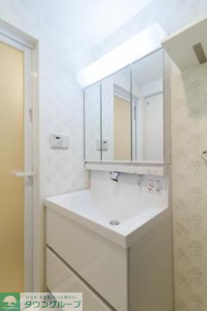 洗面設備　※写真は同タイプ住戸です。