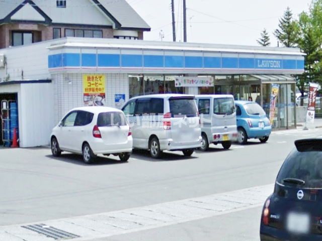 コンビニ　ローソン むつ仲町店（コンビニ）まで884m