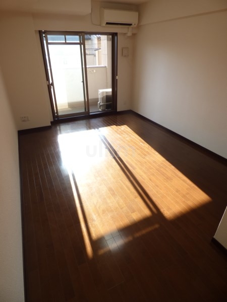 居室・リビング　違うお部屋の写真です。ご参考までに