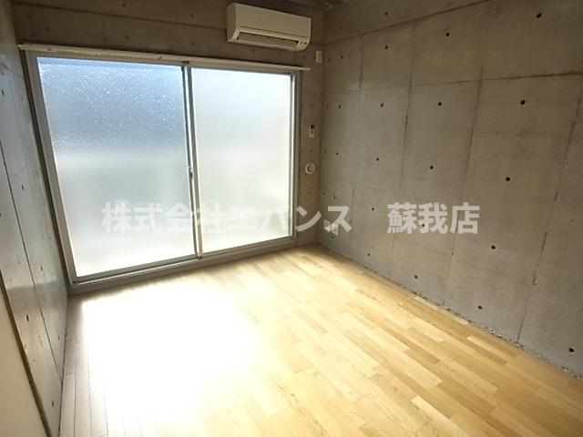 居室・リビング　こちらのリビングで趣味の時間をお楽しみください