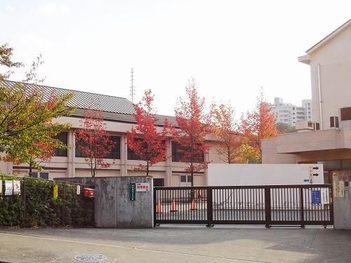 小学校　松木小学校（小学校）まで100m