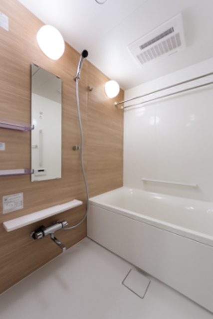 バス・シャワールーム　※写真は同タイプ住戸です。