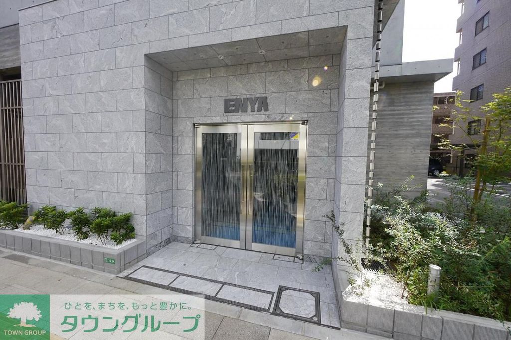 エントランス　お部屋探しはタウンハウジングへ♪