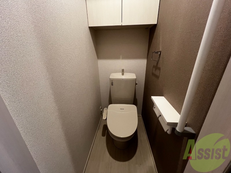 トイレ　清潔感のあるトイレで、嬉しいウォシュレット付き。