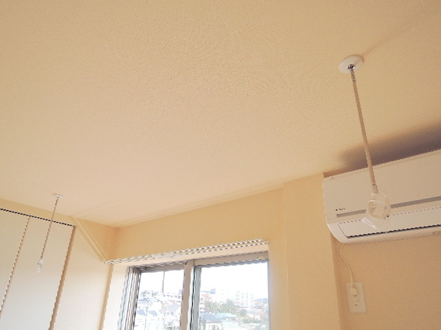 その他　雨の日も安心　室内物干フック