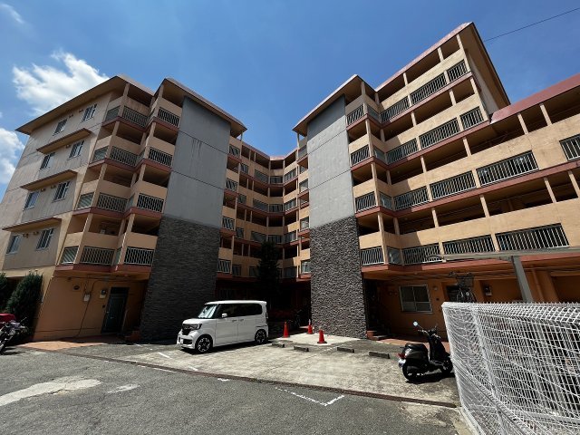 建物外観　敷地内駐車場あり！