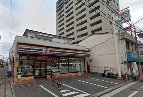 コンビニ　セブンイレブン 福岡箱崎1丁目店（コンビニ）まで341m