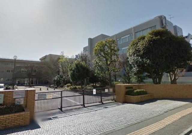 小学校　中央小学校（小学校）まで97m