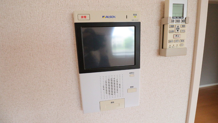 セキュリティ　モニタ付きインターホンで安心♪