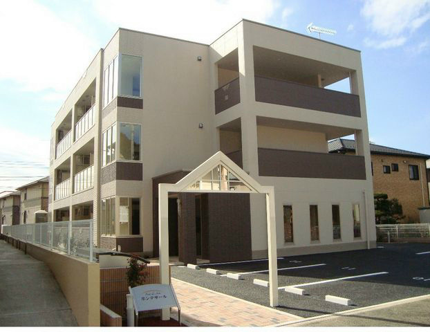 建物外観　建築中