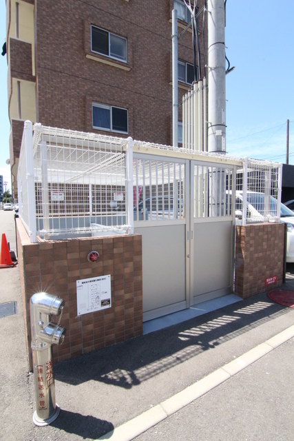その他共有部分　敷地内にゴミステーションあり