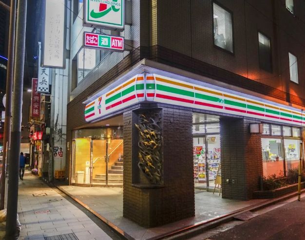 コンビニ　セブンイレブン神田須田町1丁目店（コンビニ）まで106m