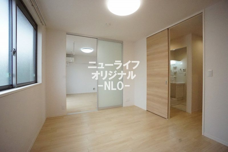その他　6.4帖洋室♪リビング続きで使い勝手の良いお部屋です♪