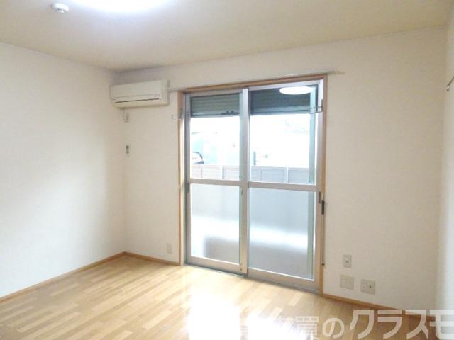 居室・リビング　明るいお部屋です♪