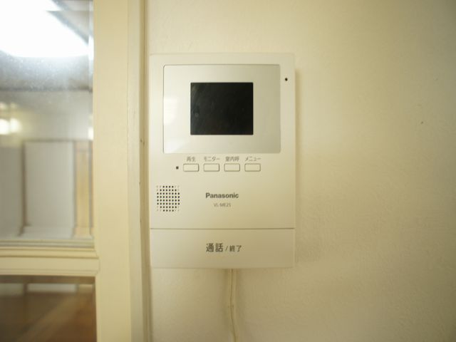セキュリティ　訪問者の確認ができるTVドアホン付きです♪