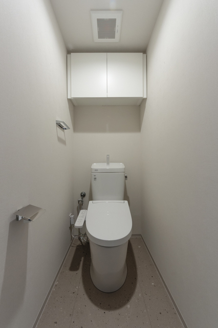 トイレ　※写真は同タイプ住戸です。