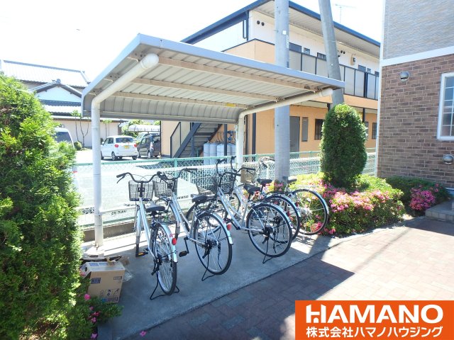 その他共有部分　屋根付き駐輪場があります