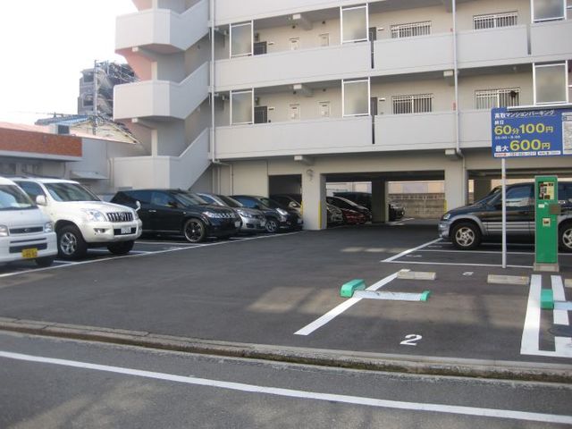 駐車場　敷地内駐車場
