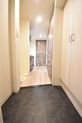 玄関　グランカリテ九条南　玄関