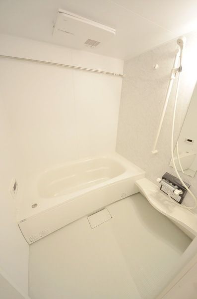 バス・シャワールーム　☆追焚き・浴室乾燥機つき☆