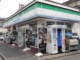 コンビニ　ファミリーマート豊川通り店（コンビニ）まで486m