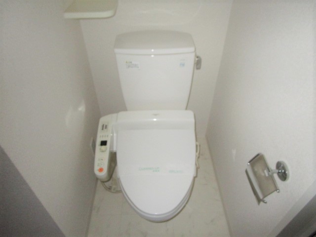 トイレ　別号室の写真です。