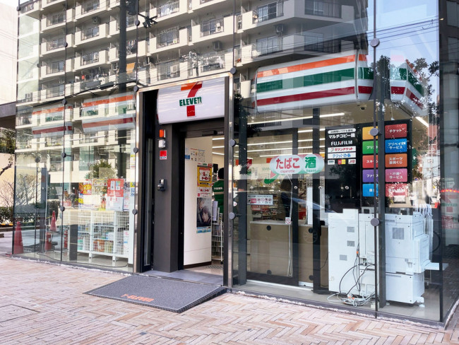 コンビニ　セブン-イレブン 新大阪ブリックビル店（コンビニ）まで368m