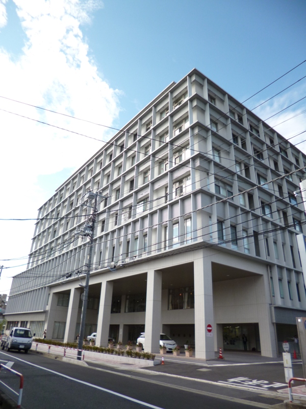 病院　東京ベイ・浦安市川医療センター（病院）まで887m