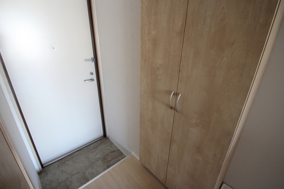 玄関　※別部屋の写真です
