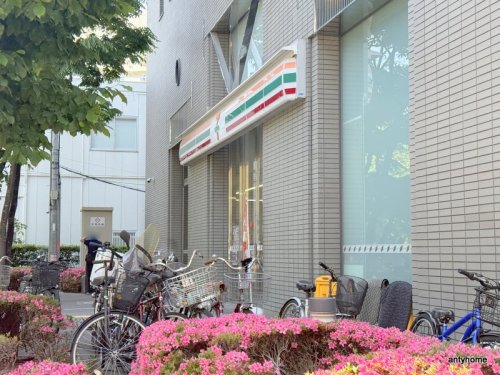 コンビニ　セブン-イレブン 江坂公園前店（コンビニ）まで182m