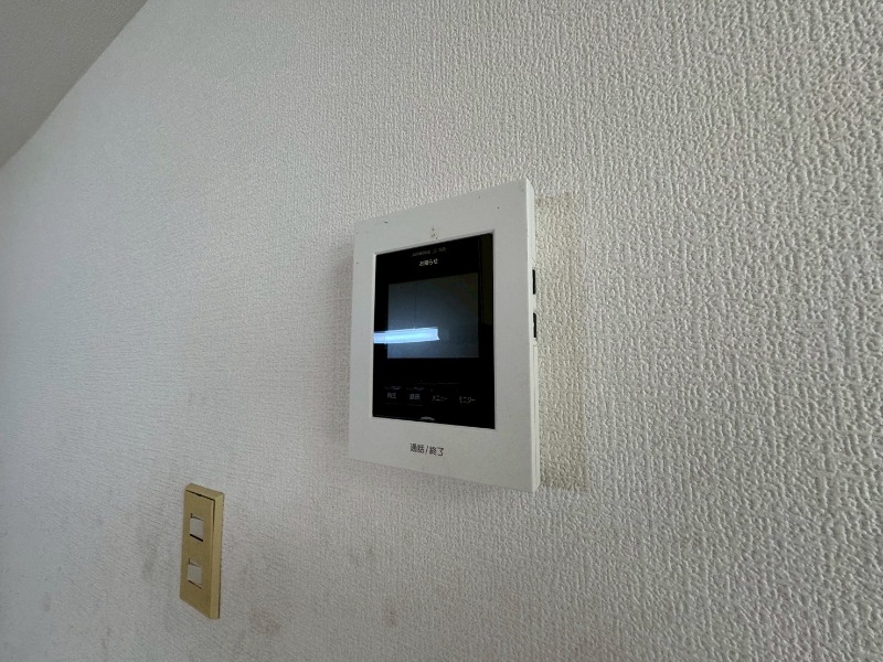 セキュリティ　ＴＶモニター付インターホンです。来客者の顔が見えるので安心！