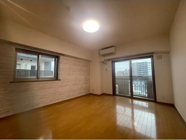 居室・リビング　※写真は同じマンションの違う部屋のものになります。