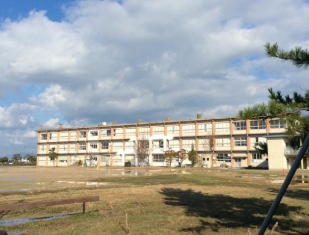 中学校　米子市立加茂中学校（中学校）まで1622m
