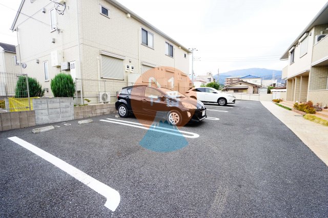 駐車場　ネット無料。駐車場です