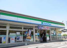 コンビニ　ファミリーマート熱田白鳥三丁目店（コンビニ）まで454m