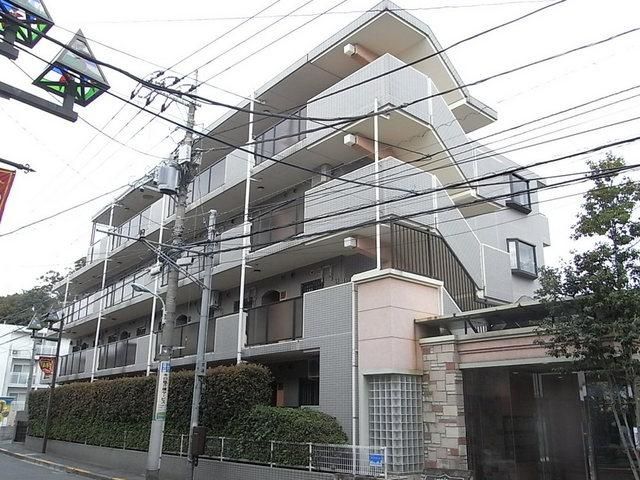 建物外観　駅まで徒歩４分の立地