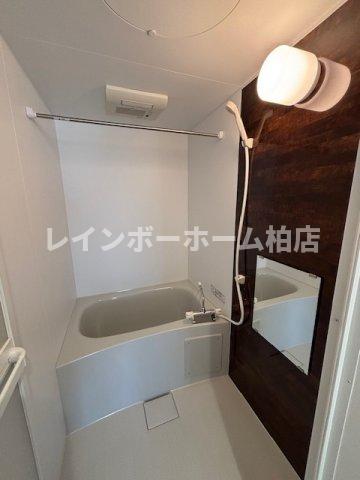 バス・シャワールーム　日々の疲れを癒すお風呂付です