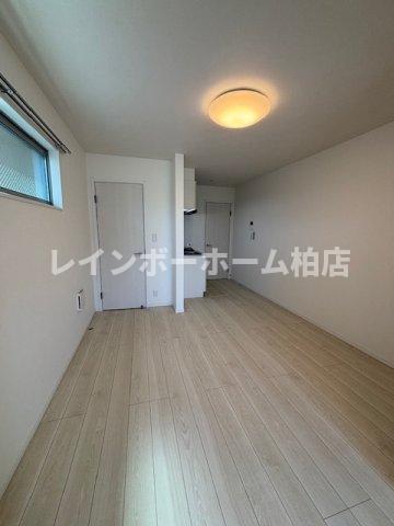 その他部屋・スペース　ゆったり過ごせる居間です