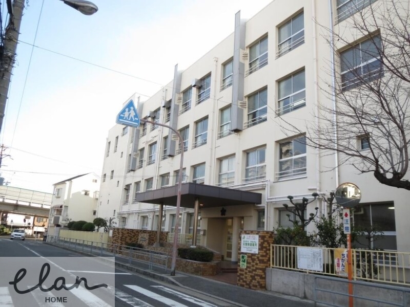 小学校　大阪市立諏訪小学校（小学校）まで419m