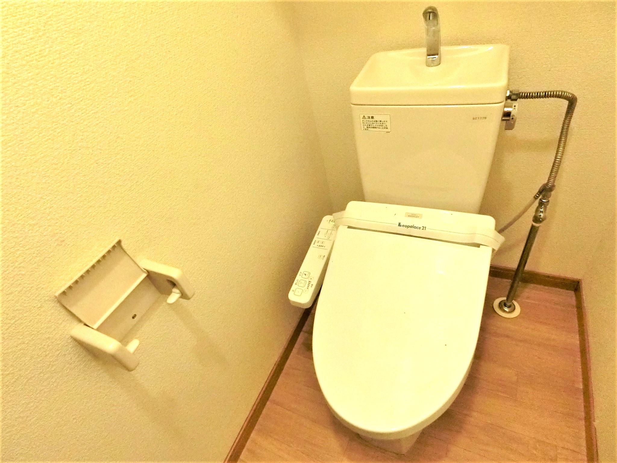 トイレ　温水洗浄便座付トイレです☆