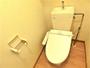 トイレ　温水洗浄便座付トイレです☆